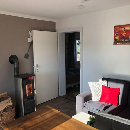 Gemuetlicher Bungalow In Cottbus - Sielow Bagian luar foto