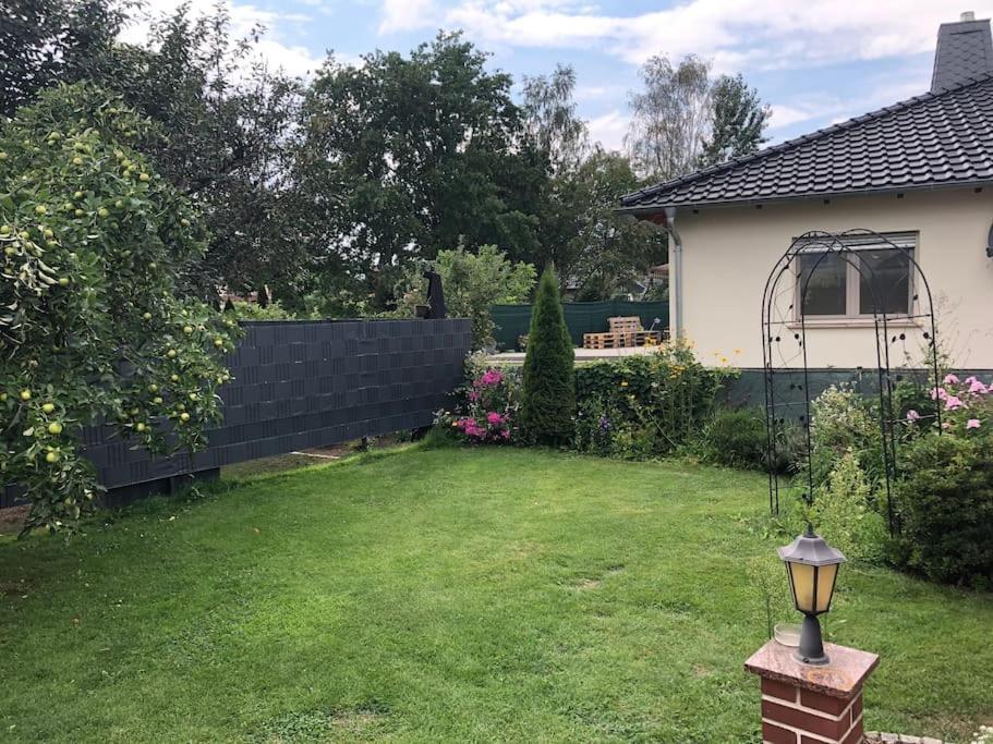 Gemuetlicher Bungalow In Cottbus - Sielow Bagian luar foto